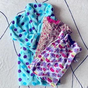fleece footed pajamas & bathrobe size 4